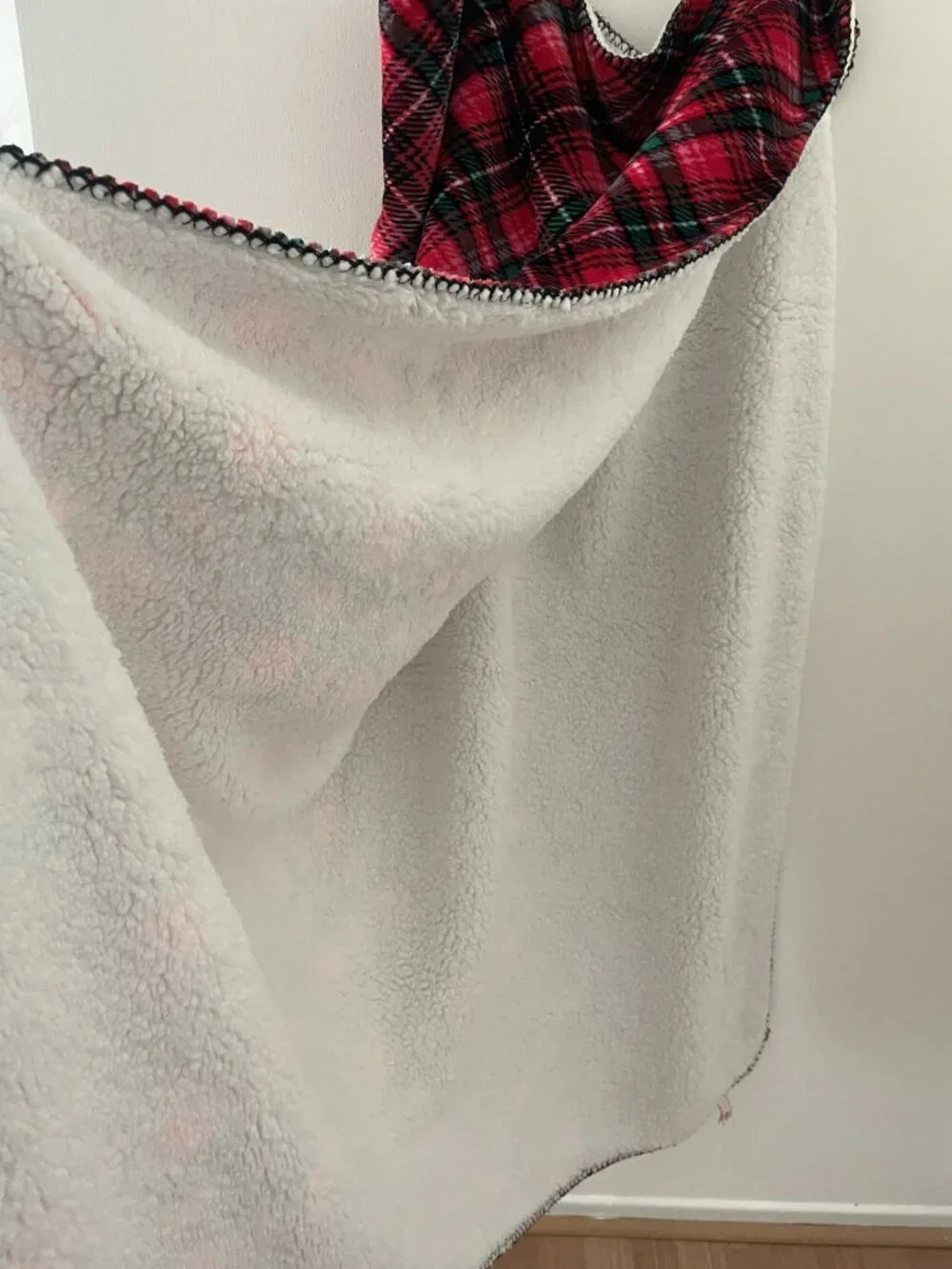 Victoria Secret Holiday plaid red/black sherpa lined fleece blanket new